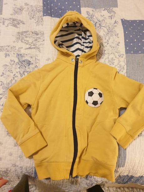 Piskacia mikinka, 98