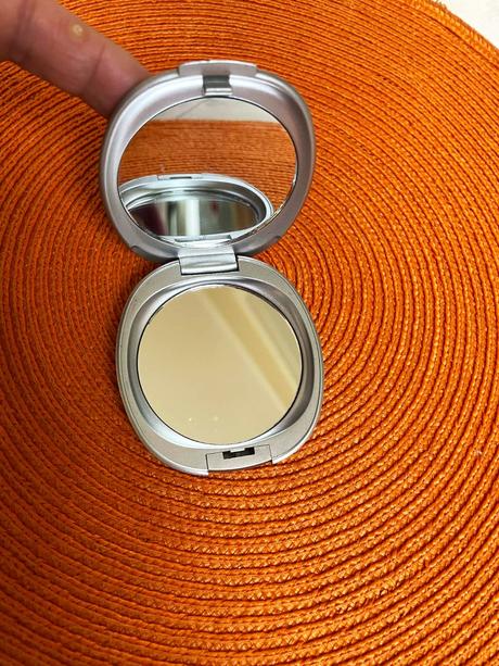 Zatváracie zrkadielko do kabelky, 