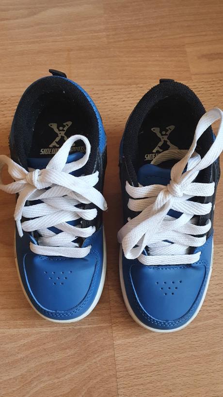 Topanky s kolieskami, 30