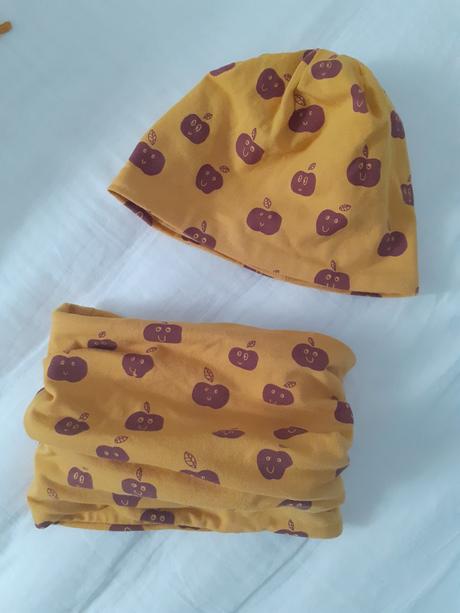 Set čiapka + nakrcnik, reserved,74