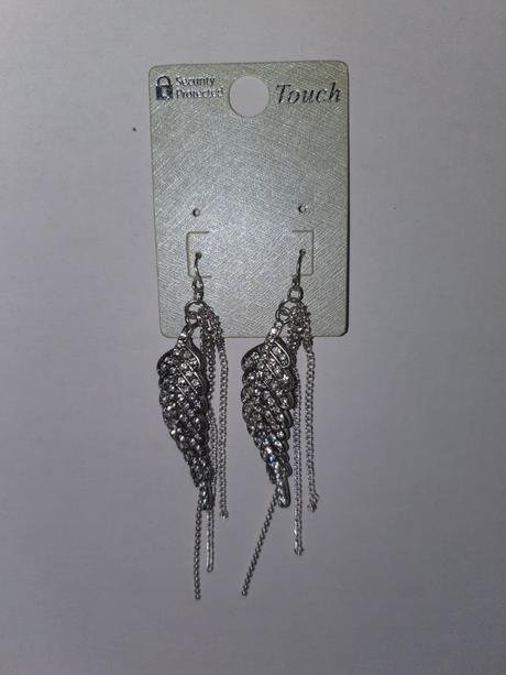 Dlhe strasove nausnice,