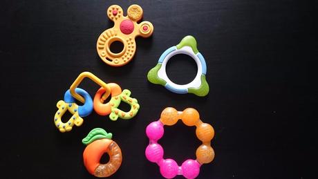 Hracky, hrkalky, hryzatka,