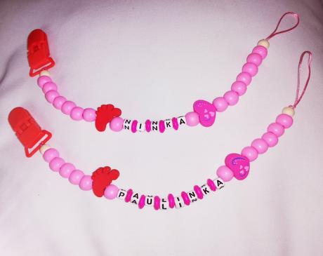 Prívesok na cumlík s menom,