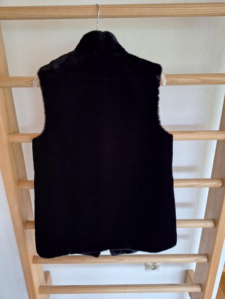 Kožušinová vesta, reserved,m