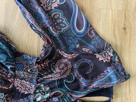 Krásne spoločenské šaty, s