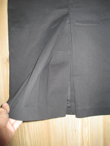 Velmi kvalitna cierna sukna zn. caroll, velk. xs-s, s