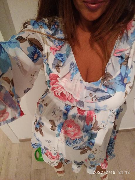 Krásne kvetinkove saty, m