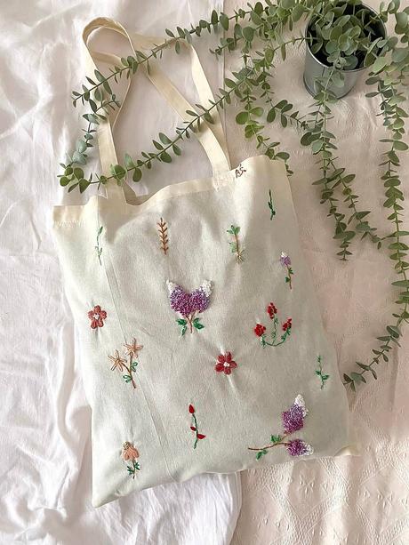 Plátené, ručne vyšívané tašky, 