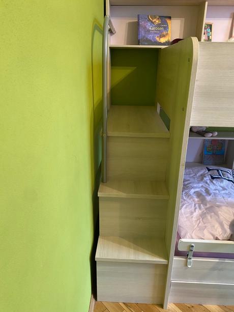 Poschodová posteľ, 