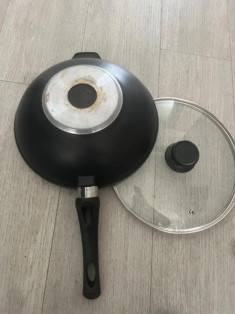 Wok panvica s titanovym povrchom, 