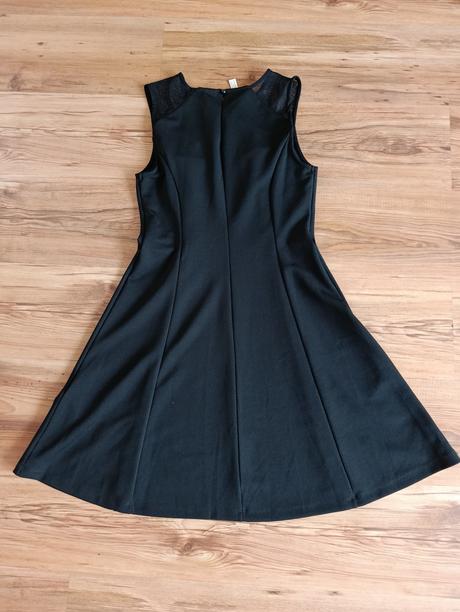 Elegantné šaty s kabelkou, 38