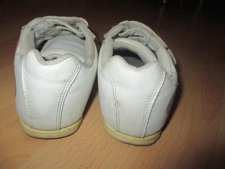 Motylikove botasky, 29