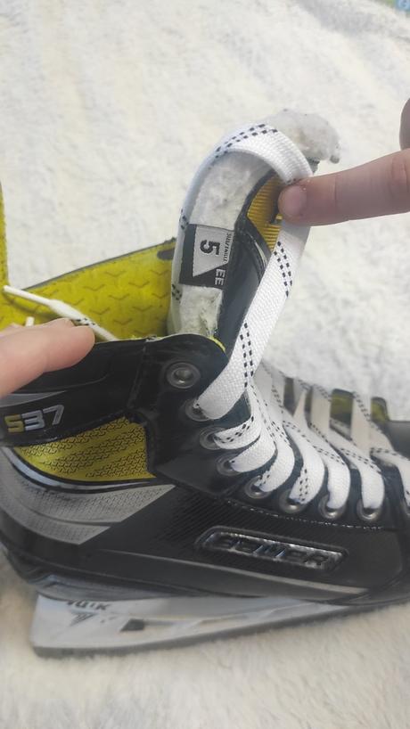Korčule bauer supreme veľ 5, bauer,38