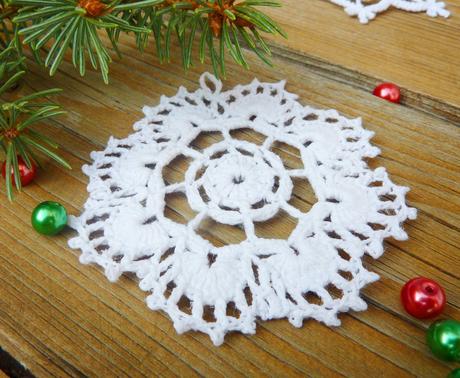 Háčkovaná ozdoba na vianočný stromček- vločka,