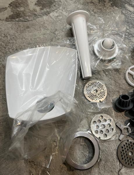 Mlynček na mäso bosch mfw3850b strúhač, odšťavovač, bosch