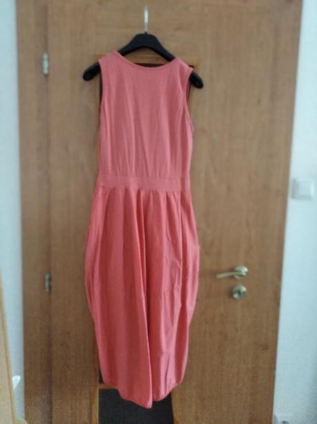 Lososové šaty s modrým kvietkom, l