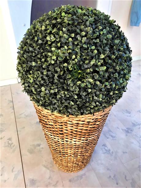 Veľká krušpánová guľa,