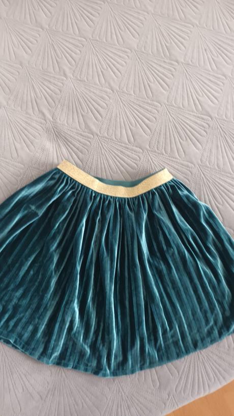 Zamatová suknička aj na vianoce, 134