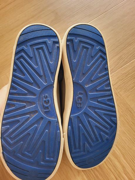 Dievcenske tenisky, ugg,36