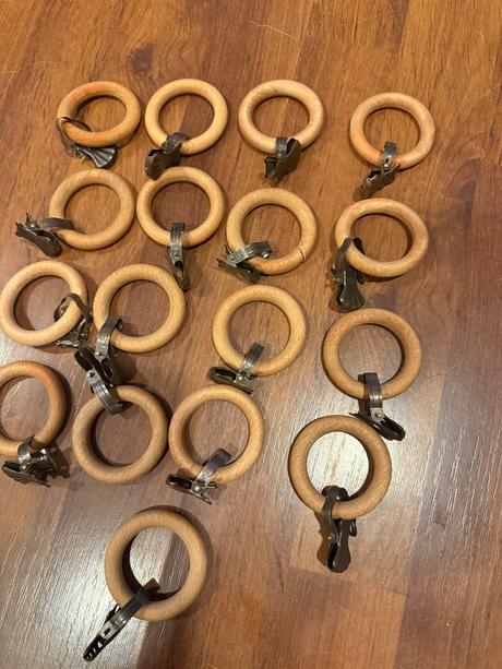 Drevené krúžky so štipcami 17 ks,