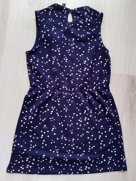 Dievčenské tmavomodré šaty so srdiečkami,8-9 r., original marines,128