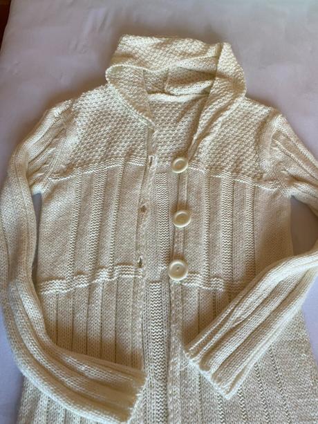 Kvalitný teplý svetrík s kapuckou edda v. m, m