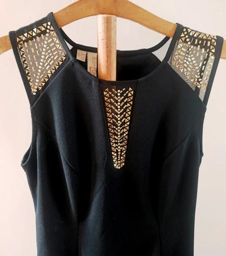 Krátke dámske šaty, s