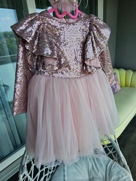 Luxusné tylové flitrované šaty, 104