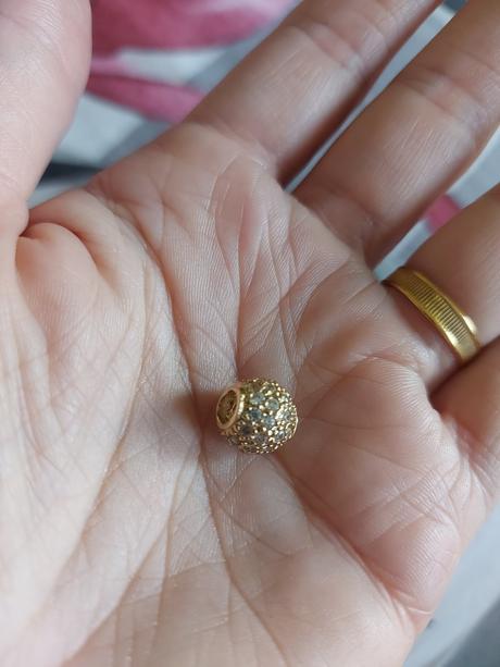 Prívesok gulička so zirkónmi 585 zlato, 