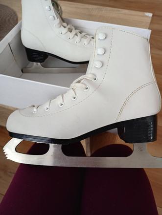 Korčule na ľad, 35