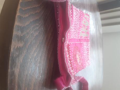 Dievcenska ruzova kabelka do ruky, 