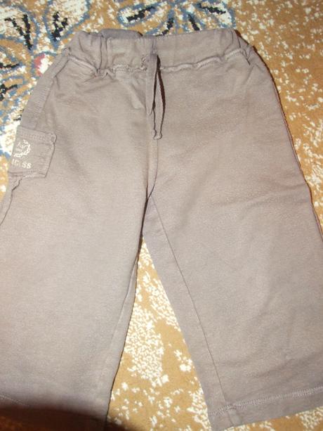 Tepláčky so zlatým nápisom, early days,80