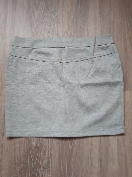 Sukna so zipsom, gate,m