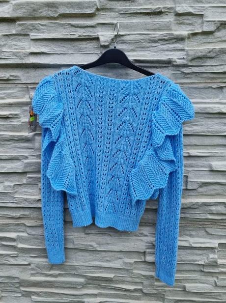 Pulóver s volánmi, s