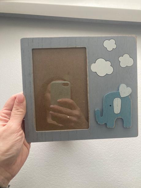 Drevený ramik na foto slonik,