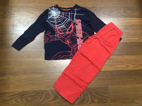 Pyžamo spiderman, 98