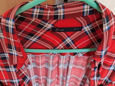 Cervena karovana kosela m, house,m