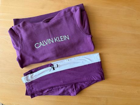 Amarantova mikina ck, calvin klein,158