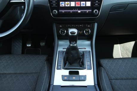 Prenájom - škoda superb combi 2.0 tdi 110kw,