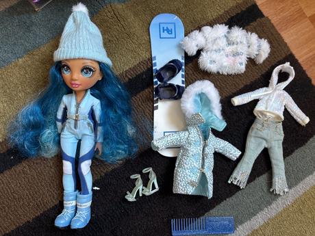 Rainbow high winter break skyler,