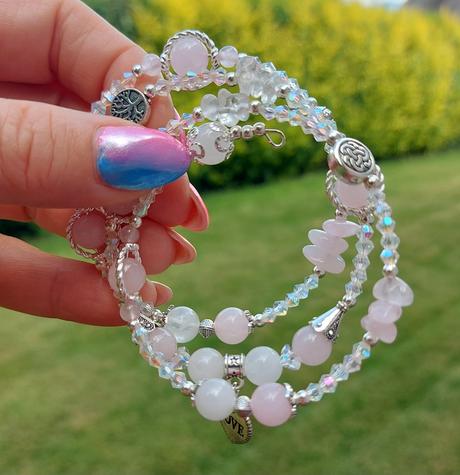 Náramok z minerálov pre rakov, býkov, váhy a ryby, 