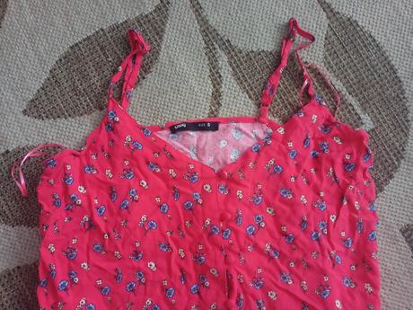 Letné šaty kvetinové s gombíkmi, sinsay,s