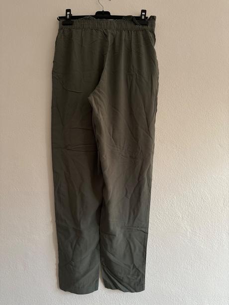 Nohavice voľného strihu, 38