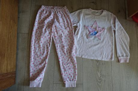 Pyžamo velúrové s elzou, c&a,134