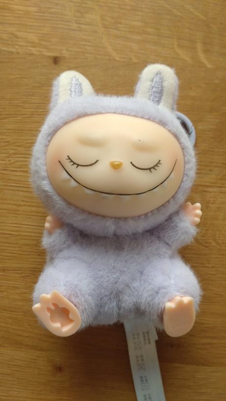 5 ks postavičky + oblečky, 