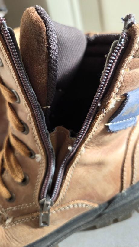 Kožené topánky, 33