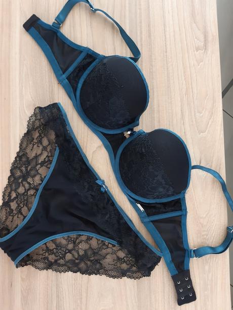 Podprsenka a nohavičky, 75c