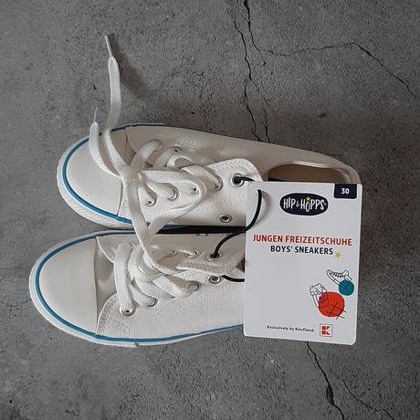 Tenisky so svetlou podrážkou, 30