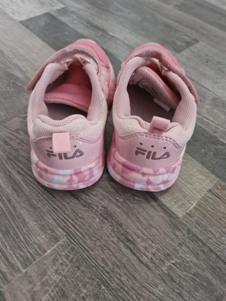 Tenisky cena s pošt., fila,27