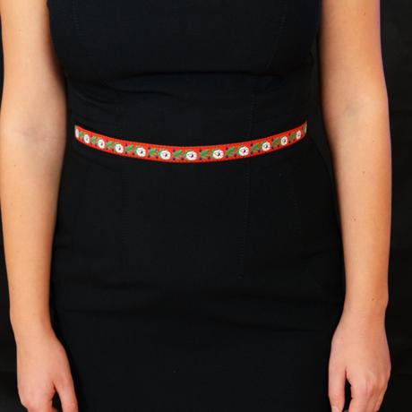 Dámsky úzky folklórny ľudový opasok na stužku, 